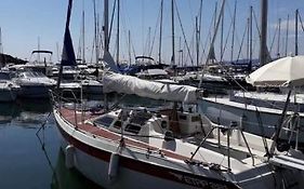 Bateau A Quai St Raphael, 4 Couchages , Voilier Etap 28I
